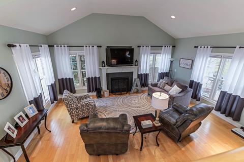 3002 Sable Oaks Rd, Bloomington, IL 61704 photo 2