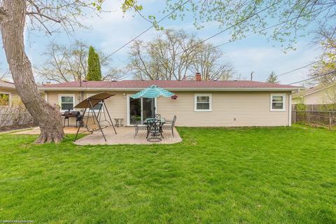 905 Pebble Dr, Wheeling, IL 60090 photo 4