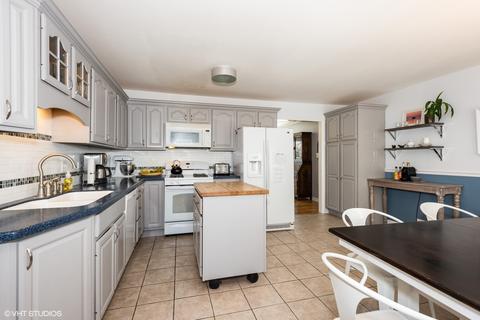 140 S Prospect St, Wheaton, IL 60187 photo 2