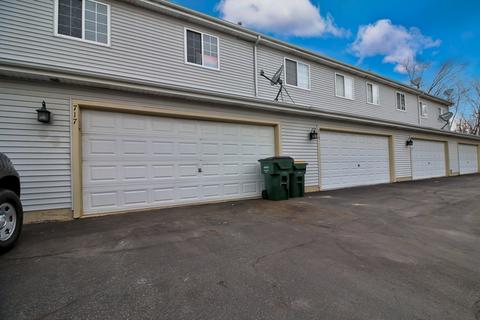 717 Morris Ct, Lakemoor, IL 60051 photo 4