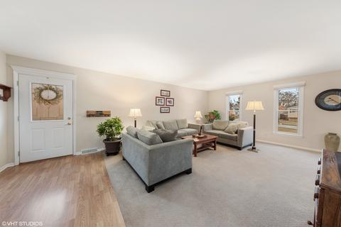 422 S Williston St, Wheaton, IL 60187 photo 2