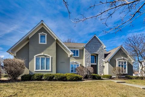 2321 Sutton Ln, Aurora, IL 60502 photo 2