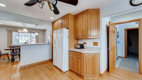 770 Suffolk Ct, Hoffman Estates, IL 60192 photo 7