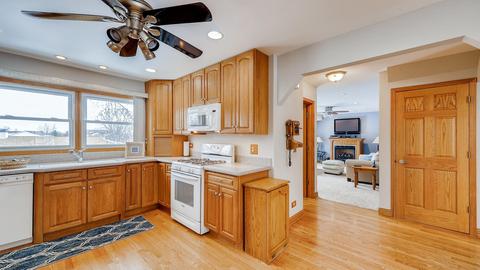 770 Suffolk Ct, Hoffman Estates, IL 60192 photo 5