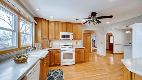 770 Suffolk Ct, Hoffman Estates, IL 60192 photo 6