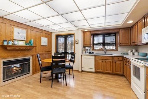 1591 Thacker St #201, Des Plaines, IL 60016 photo 4