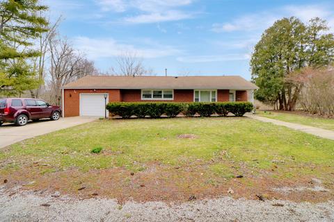 206 N White St, Sidney, IL 61877 photo 1