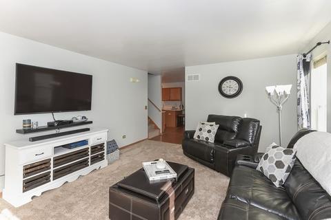 5809 Emerald Pointe Dr, Plainfield, IL 60586 photo 4