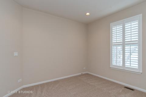 1256 York Ct, Aurora, IL 60502 photo 8