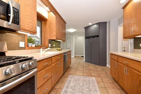 369 E Marion St, Elmhurst, IL 60126 photo 16