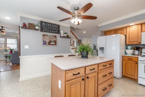 2202 Bluebird Ln, Rolling Meadows, IL 60008 photo 9