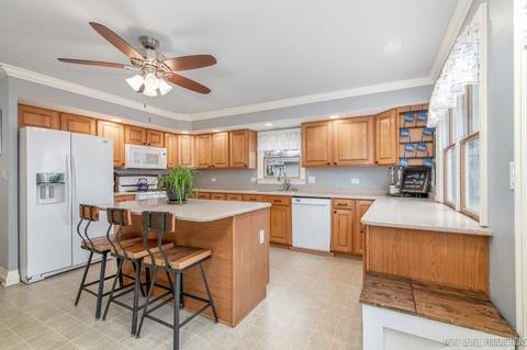 2202 Bluebird Ln, Rolling Meadows, IL 60008 photo 8