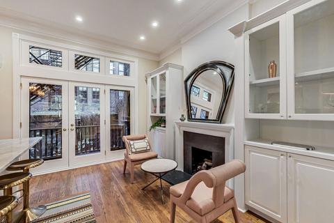 33 Elm St, Chicago, IL 60611 photo 13