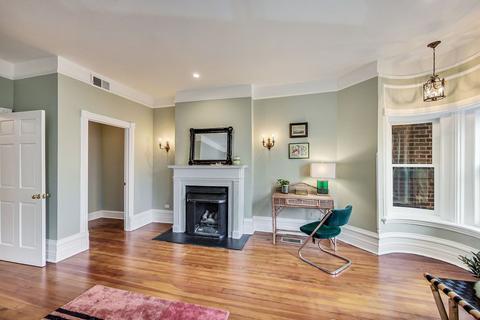 33 Elm St, Chicago, IL 60611 photo 31