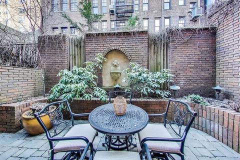 33 Elm St, Chicago, IL 60611 photo 47