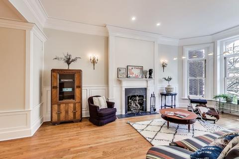 33 Elm St, Chicago, IL 60611 photo 2