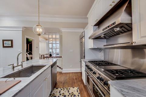 33 Elm St, Chicago, IL 60611 photo 11
