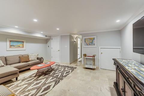 33 Elm St, Chicago, IL 60611 photo 39