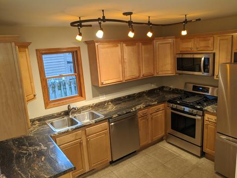 107 Arrowhead Dr, Algonquin, IL 60102 photo 2