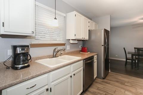 900 Perry Dr, Algonquin, IL 60102 photo 10