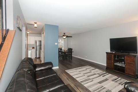 900 Perry Dr, Algonquin, IL 60102 photo 3