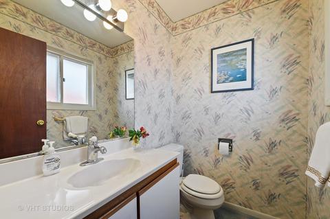 765 Cambridge Ln, Hoffman Estates, IL 60169 photo 10