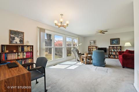 765 Cambridge Ln, Hoffman Estates, IL 60169 photo 4