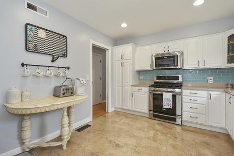 1679 E Forest Ave, Des Plaines, IL 60018 photo 5