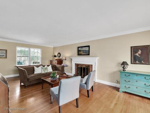 433 W Prairie Ave, Wheaton, IL 60187 photo 2