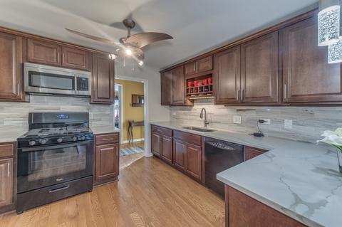 740 Timothy Ln, Des Plaines, IL 60016 photo 7
