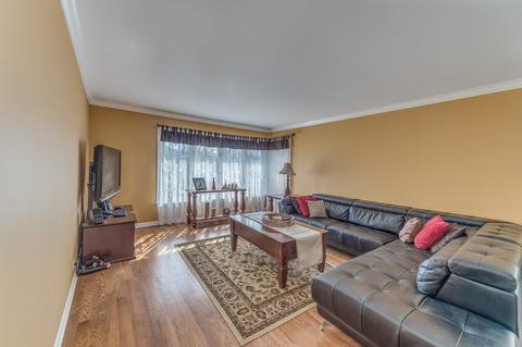 740 Timothy Ln, Des Plaines, IL 60016 photo 3