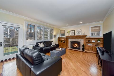 1323 Irving Ave, Wheaton, IL 60187 photo 9