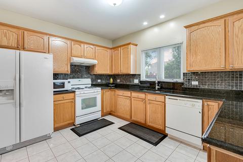 145 Hearthstone Dr, Bartlett, IL 60103 photo 8
