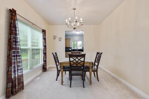 145 Hearthstone Dr, Bartlett, IL 60103 photo 5