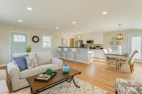 414 E Park St, Plano, IL 60545 photo 3