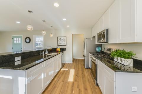 414 E Park St, Plano, IL 60545 photo 8