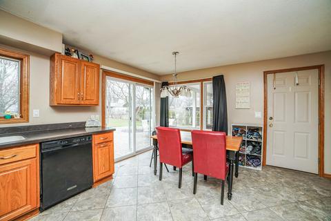 1058 N Main Ave, Kankakee, IL 60901 photo 9