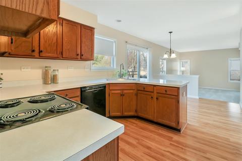 1330 Deerfield Ln, Bartlett, IL 60103 photo 10