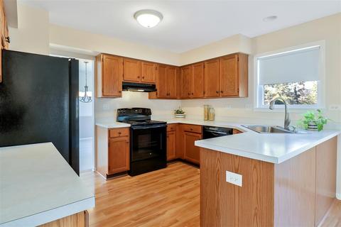1330 Deerfield Ln, Bartlett, IL 60103 photo 7