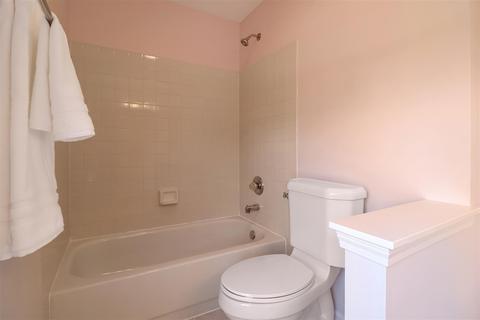 1330 Deerfield Ln, Bartlett, IL 60103 photo 18