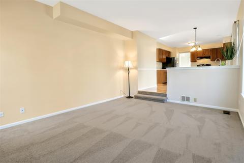 1330 Deerfield Ln, Bartlett, IL 60103 photo 13