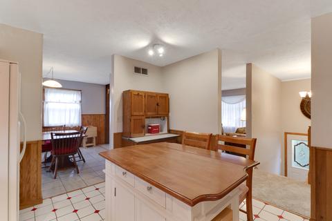 9033 Apollo Rd, Bloomington, IL 61705 photo 12