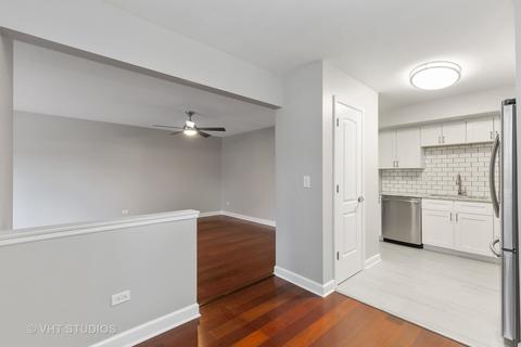 41 Devonshire Cir, Elgin, IL 60123 photo 5