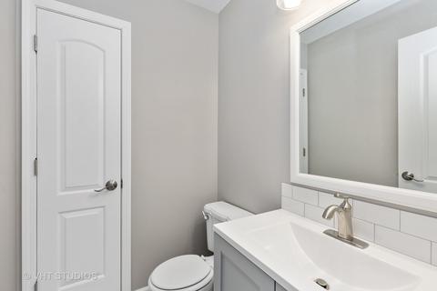 41 Devonshire Cir, Elgin, IL 60123 photo 9