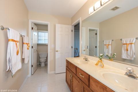 1176 Litchfield Ln, Bartlett, IL 60103 photo 17