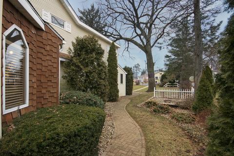 605 S Emerald Dr, Mchenry, IL 60051 photo 3