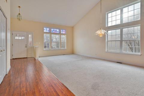 120 Lemans Dr, Wheeling, IL 60090 photo 2