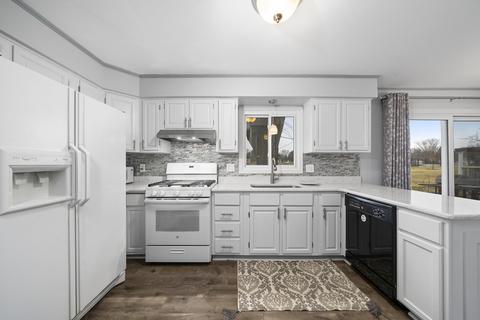 1966 Robert St, Aurora, IL 60506 photo 8