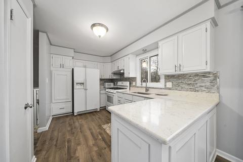 1966 Robert St, Aurora, IL 60506 photo 10