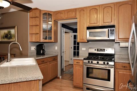 4720 Oregon Trl, Mchenry, IL 60050 photo 10